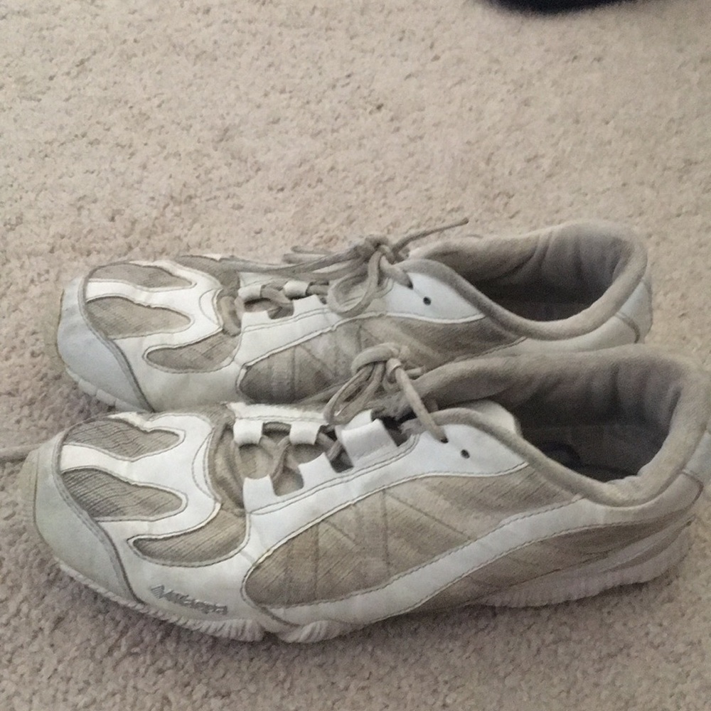 Kaepa cheer shoes